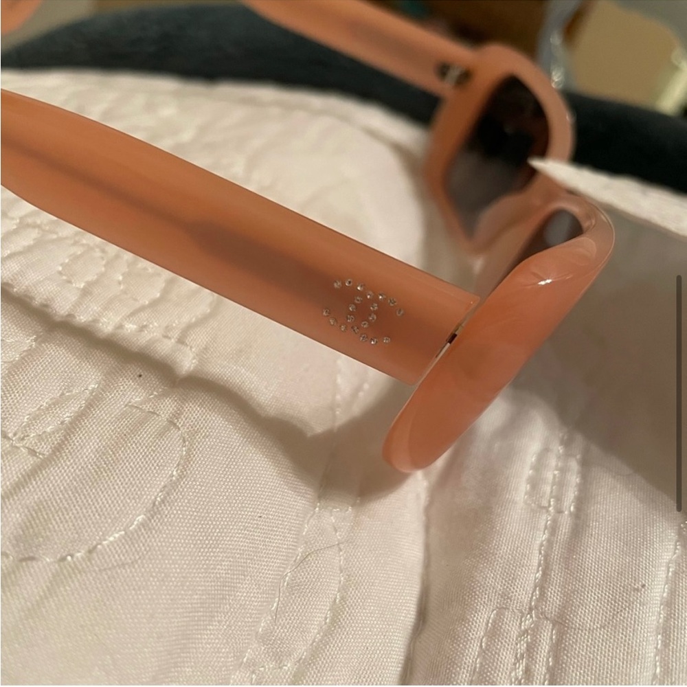 Vintage CHANEL Sunglasses - Picture 5 of 10